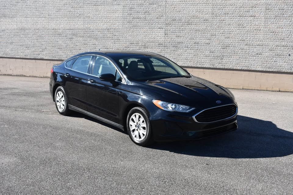 2020 Ford Fusion S's photo