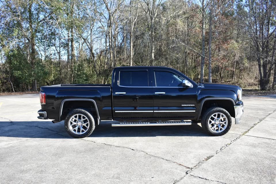 2018 GMC Sierra 1500 SLT's photo